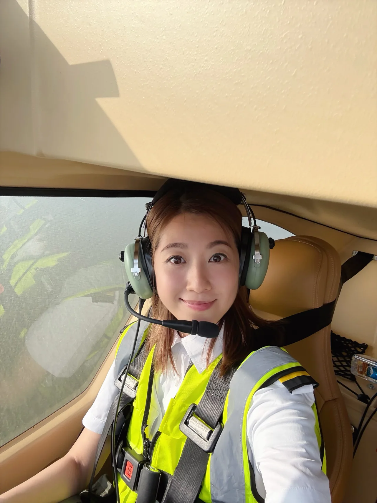 Yoyo in the cockpit