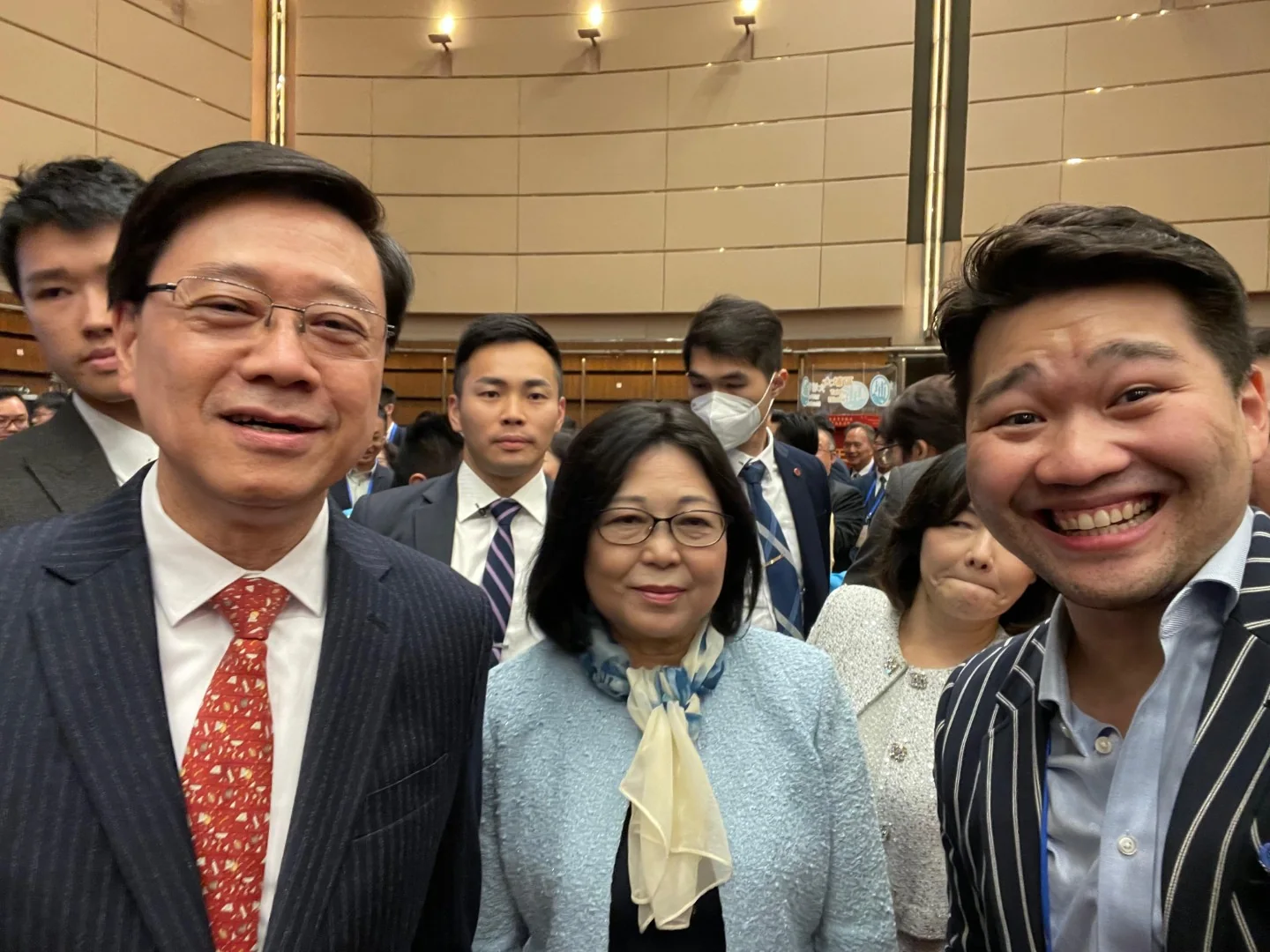 張敬龍機長出席公開活動